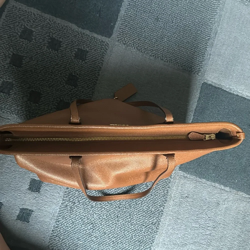 Coach City Zip Tote - Picture 4 of 14